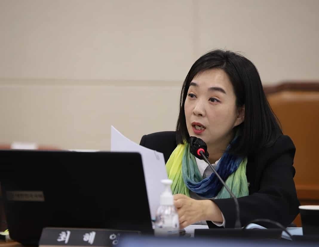 장애 아동의 부모가 가족돌봄휴직·휴가를 신청한 경우, 사용할 수 있는 휴가 기간을 최장 90일에서 120일로 연장하고, 휴가 기간 일정한 수당을 받는 법안이 추진된다. / ▲최혜영 의원. 사진=최혜영 의원실