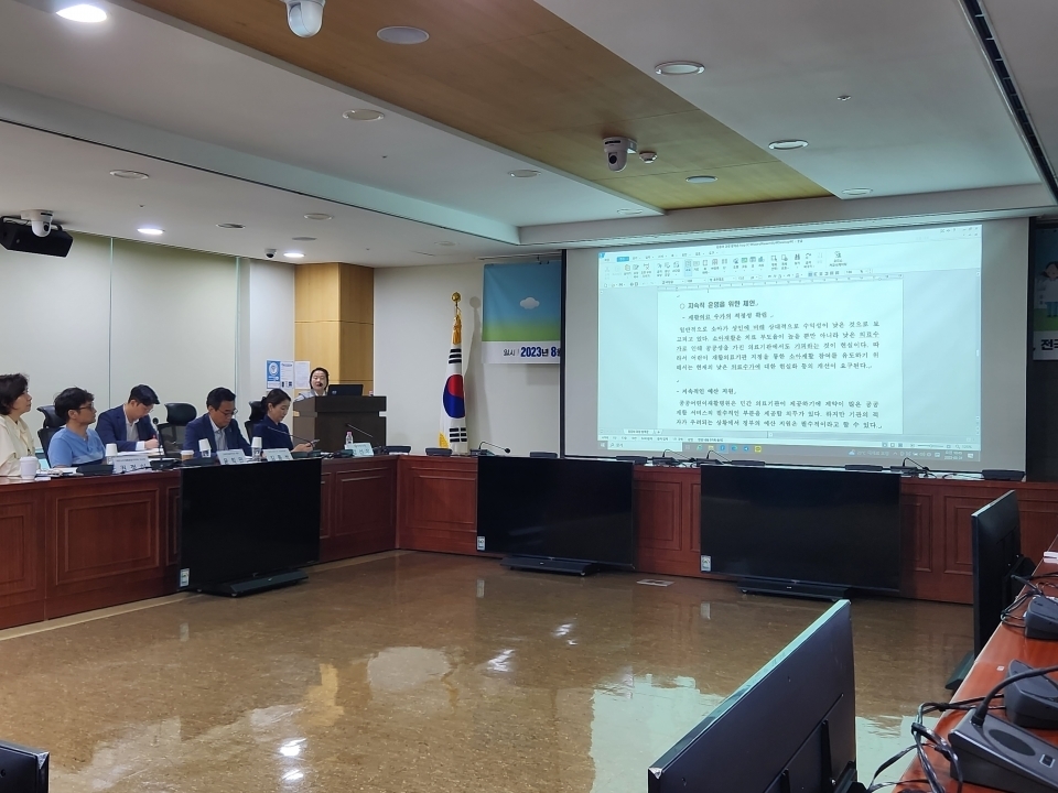 전국 최초 중증장애아동을 위한 공공어린이재활병원 운영과 신규 확충 대책을 논의하는 토론회가 31일 서울 영등포구 국회의원회관에서 열렸다. 강선우(민주·서울강서갑) 의원과 김민석(민주·서울영등포을)·박범계(민주·대전서을)·신동근(민주·인천서을)·조승래(민주·대전유성갑)·전국시민TF연대 등이 공동 주최한 행사다.  출처 : 소셜포커스(SocialFocus)(http://www.socialfocus.co.kr)