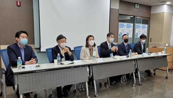 대한정신장애인가족협회가 2021년 3월 30일 서울 여의도 이룸센터에서 ‘중증정신질환 국가책임제’를 위한 정책토론회를 개최했다. ⓒ에이블뉴스DB 