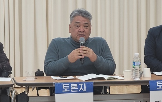 21일 오후 3시 서울 여의도 이룸센터에서 열린 '기초생활수급장애인의 고용 확대를 위한 제도 개선 방안' 토론회에서 토론하는 주식회사 천운 양승혁 대표이사. ©에이블뉴스 