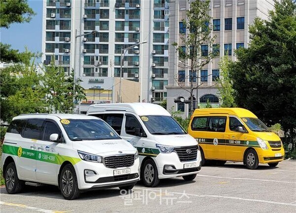 주차장 장애인콜택시 3개 세워져있음 ⓒ서울시  출처 : 웰페어뉴스(http://www.welfarenews.net)