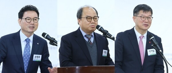 9일 오전 11시 서울 여의도 이룸센터에서 열린 ‘2024 장애계 신년인사회’에서 신년사를 하는 한국장애인단체총연합회 손영호 상임대표(왼쪽), 한국장애인단체총연맹 김영일 상임대표(가운데)와 축사를 하는 보건복지부 이기일 제1차관(오른쪽). ⓒ한국장애인단체총연맹   