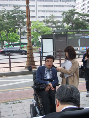 중증장애인 IL인턴제 시범사업 제안 기자회견 _발언중인 광주장애인자립생활센터 정연옥 소장 @한국장애인단체총연합회