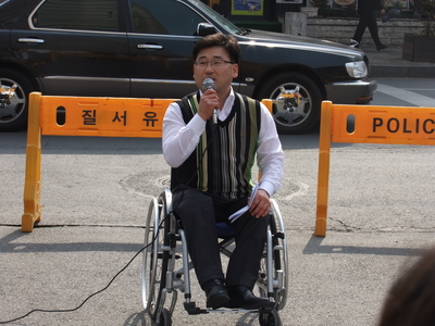 장애인보장구급 현실화 추진연대 출범 기자회견 _ 발언중인 한국장애인자립생활센터총연합회 안진환 상임대표 @한국장애인총연합회