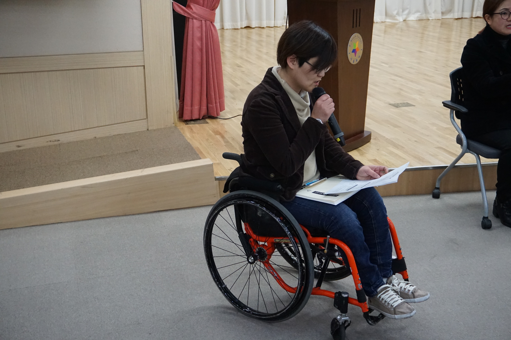 2016 한국장애인단체총연합회 정기총회 _발언중인 한국장애인단체총연합회 정지영 사무국장 @한국장애인단체총연합회